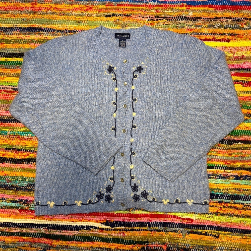 Vintage Ann Taylor Wool Cardigan – Floral Embroidered Blue Knit (L)